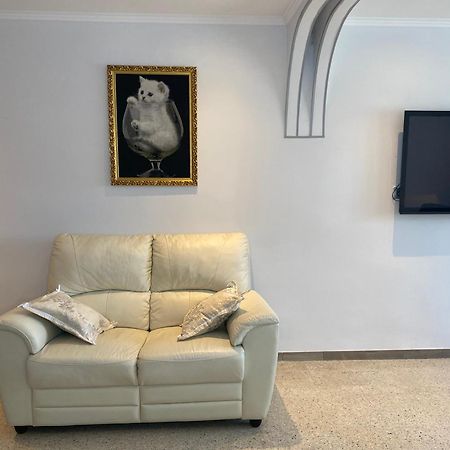 Shared Apartment! Piso Compartido! Общая Квартира! Sevilla Exteriör bild