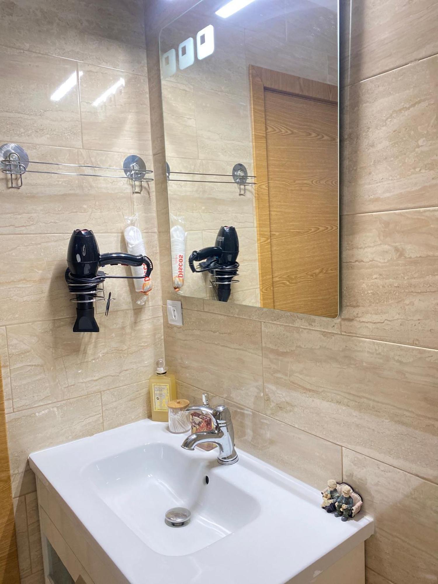 Shared Apartment! Piso Compartido! Общая Квартира! Sevilla Exteriör bild